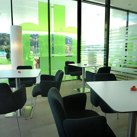 Otel Harry's Hart Bei & 4*