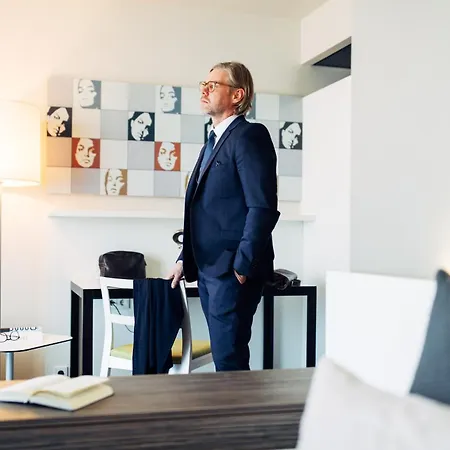 Otel Harry's Hart Bei & 3*