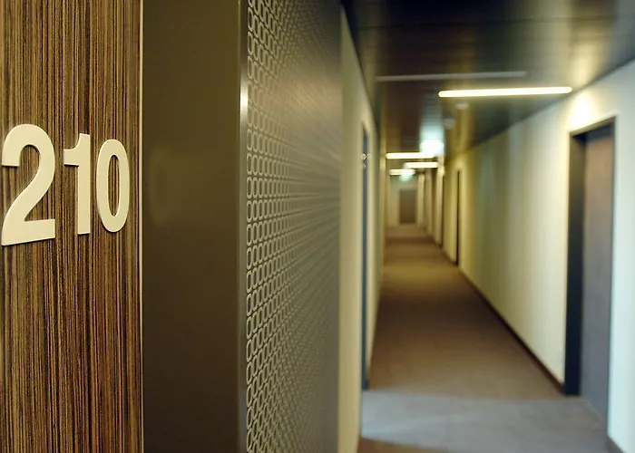 Harry's Hart Bei & Hotel 3*